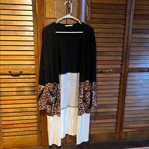 Stylish Black and Leopard Print Women's Sweater